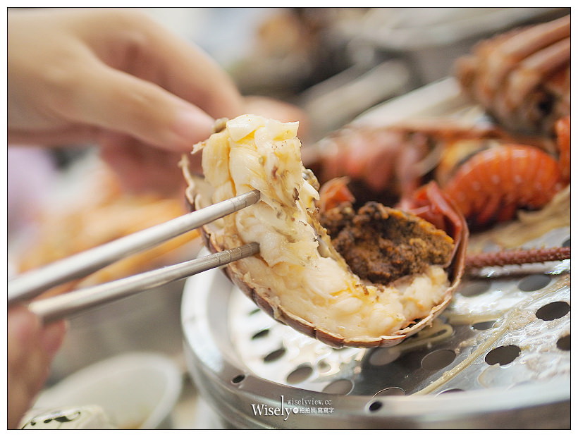 新北永和。二月牌沙茶爐︱五層澎湃海鮮塔與自製沙茶醬，扁魚蝦米湯底好新鮮；另有客製私房菜餚，以及新口味韓式豆骨鍋，多人品嚐CP值超高！