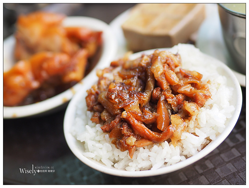 台北大同。玉燕家傳肉粽魯肉飯︱寧夏夜市老字號小吃～豬腳飯、竹筍湯