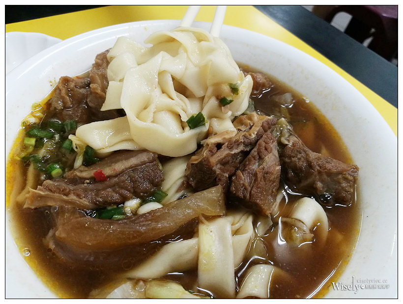新北中和。阿敏水餃牛肉麵︱鄰近四號公園美食小吃店，價格平實份量實在