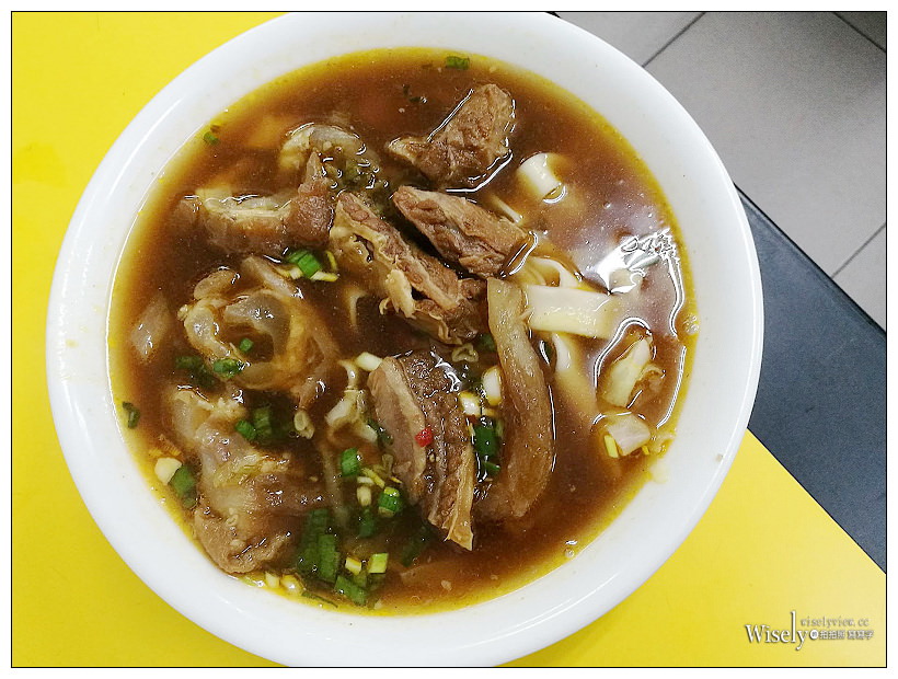 新北中和。阿敏水餃牛肉麵︱鄰近四號公園美食小吃店，價格平實份量實在