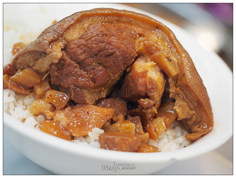 台中南屯。蕭爌肉飯-永春東路旗艦店︱必嚐爌肉飯＆綜合湯～還有隱藏版組合