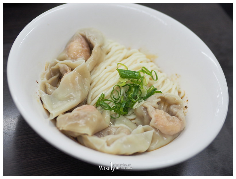 新北新店。小樂精緻麵食館︱鼎泰豐師傅掌廚，排骨炒飯、餛飩拌麵、獅子頭