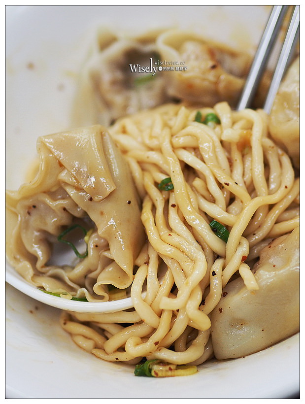 新北新店。小樂精緻麵食館︱鼎泰豐師傅掌廚，排骨炒飯、餛飩拌麵、獅子頭