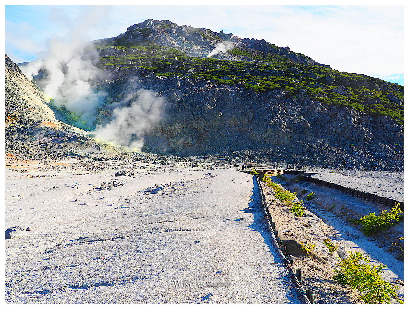 寒國立公園。川湯硫黃山︱相鄰屈斜路湖與摩周湖的活火山，寸草不生奇景
