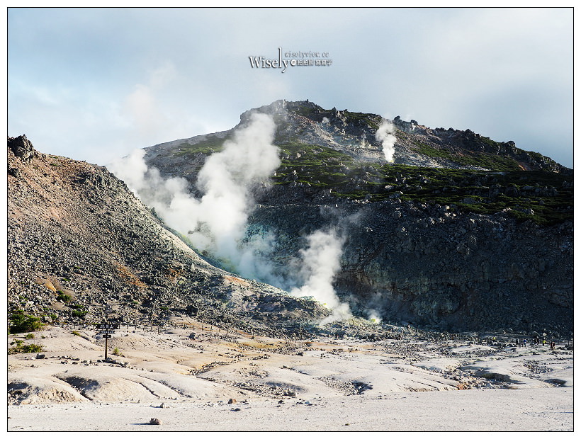 寒國立公園。川湯硫黃山︱相鄰屈斜路湖與摩周湖的活火山，寸草不生奇景