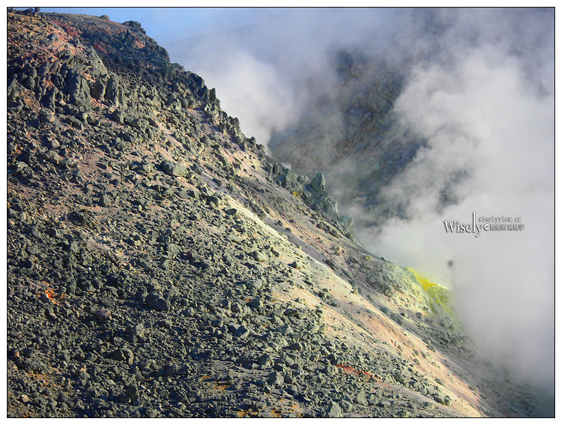 寒國立公園。川湯硫黃山︱相鄰屈斜路湖與摩周湖的活火山，寸草不生奇景