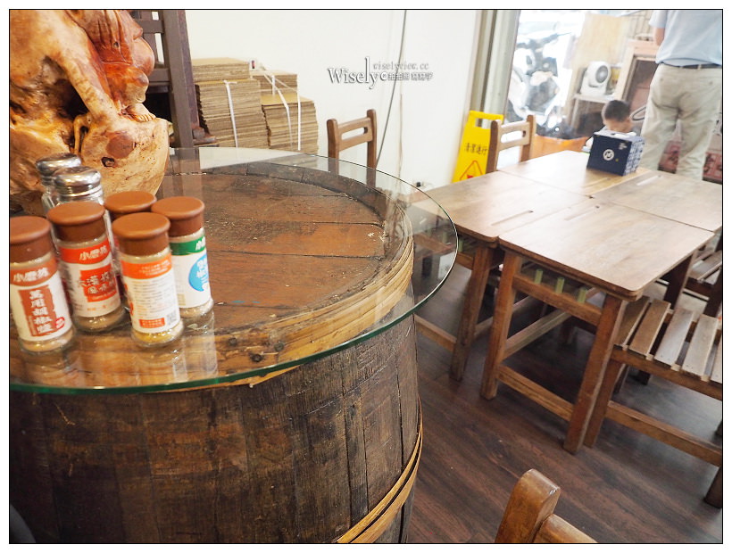 新北新店。哇烤碳烤吐司WOW COW︱荔枝龍眼木燒烤的薯泥豬排起司蛋～大推