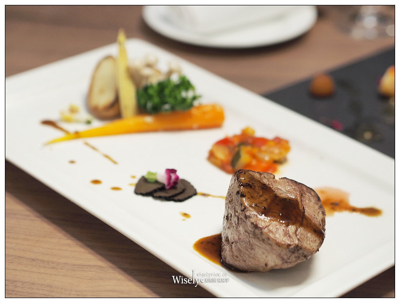 台北萬華。Suz & Catorze 宿之酒店︱享受西門町淡水河畔夕照的景觀住宿～花火節美食套餐分享