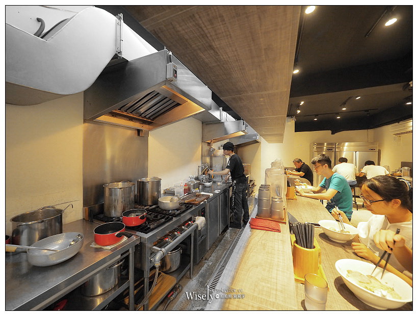 台北中正。山嵐拉麵公館店︱北海道札幌台灣分店，濃厚豚骨拉麵＃蔥爆彈