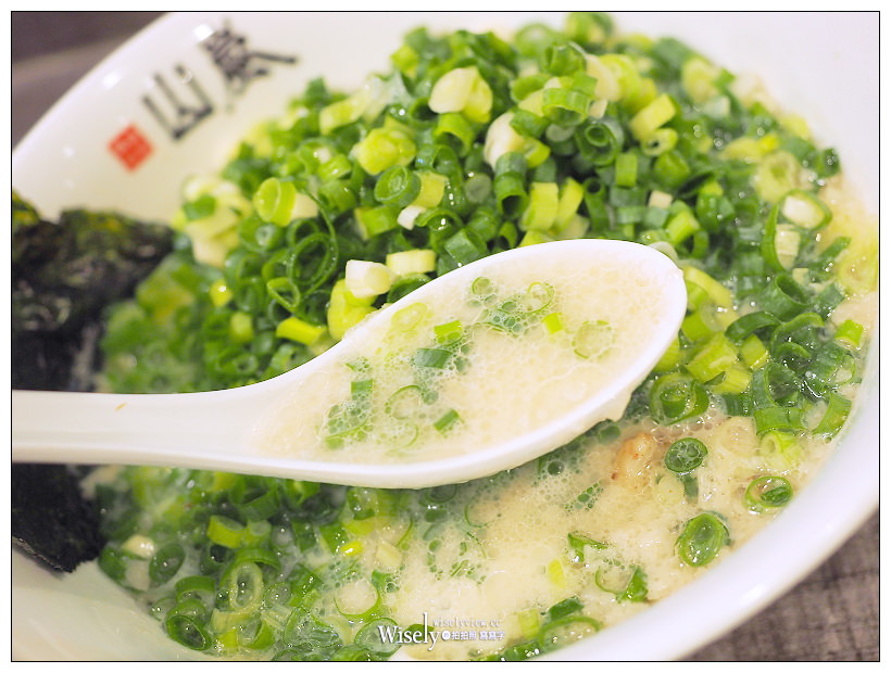 台北中正。山嵐拉麵公館店︱北海道札幌台灣分店，濃厚豚骨拉麵＃蔥爆彈