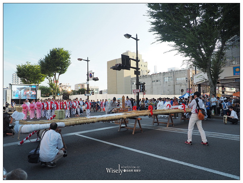 福島市。福島草鞋祭︱日本第一大的「健腳祈願大草鞋」，大小草鞋親子共舞