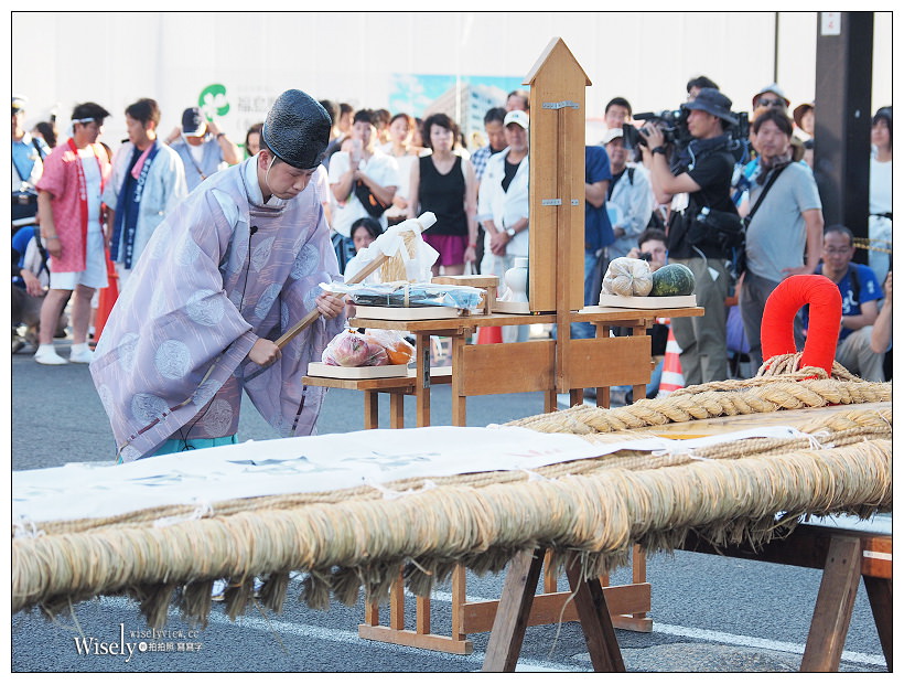 福島市。福島草鞋祭︱日本第一大的「健腳祈願大草鞋」，大小草鞋親子共舞