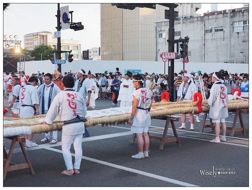 福島市。福島草鞋祭︱日本第一大的「健腳祈願大草鞋」，大小草鞋親子共舞