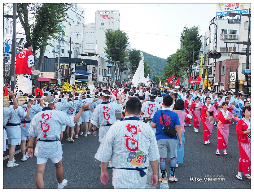 福島市。福島草鞋祭︱日本第一大的「健腳祈願大草鞋」，大小草鞋親子共舞