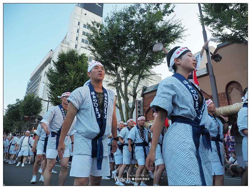 福島市。福島草鞋祭︱日本第一大的「健腳祈願大草鞋」，大小草鞋親子共舞