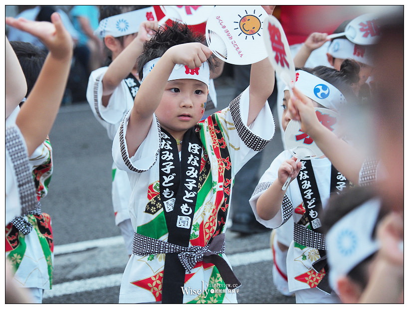 福島市。福島草鞋祭︱日本第一大的「健腳祈願大草鞋」，大小草鞋親子共舞