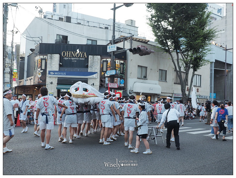 福島市。福島草鞋祭︱日本第一大的「健腳祈願大草鞋」，大小草鞋親子共舞