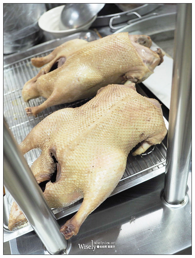 新北永和。鐘點棧 當歸鴨、鴨肉飯專賣店-樂華店︱中永和銅板小吃～必點鴨肉丸湯、鴨腿切盤與鴨下水，大推