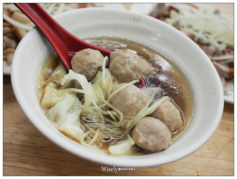 新北永和。鐘點棧 當歸鴨、鴨肉飯專賣店-樂華店︱中永和銅板小吃～必點鴨肉丸湯、鴨腿切盤與鴨下水，大推