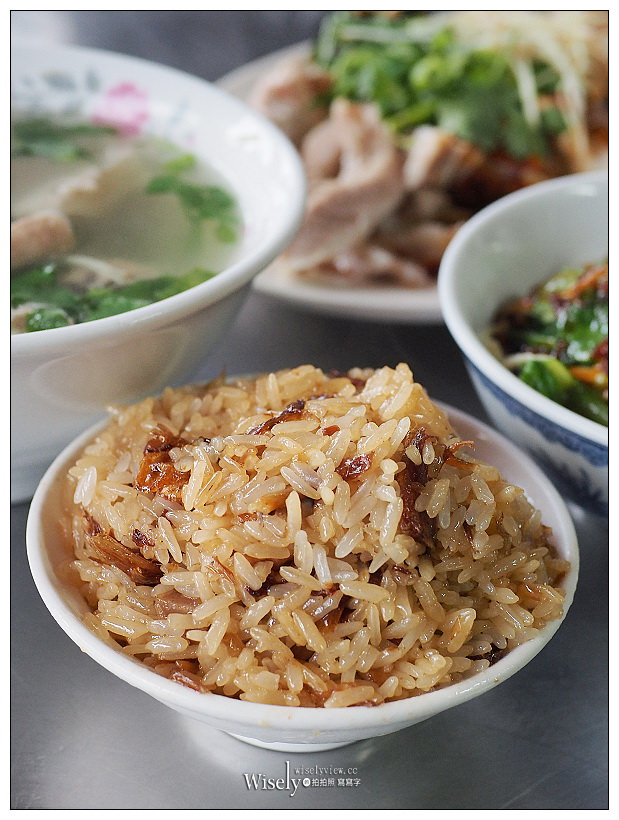 阿三哥阿三嫂古早味麵攤︱新店黑白切早餐︱綜合湯.油飯.米粉湯.乾意麵