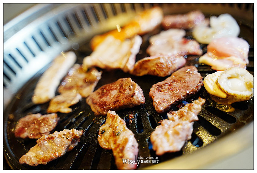 大阪燒肉吃到飽。塩焼肉と甘辛鍋の店 ぜろはち 難波OCAT店︱近江牛任你吃～鄰近JR難波站與利木津巴士站，價格平實有和牛認證標誌＃內含優惠資訊