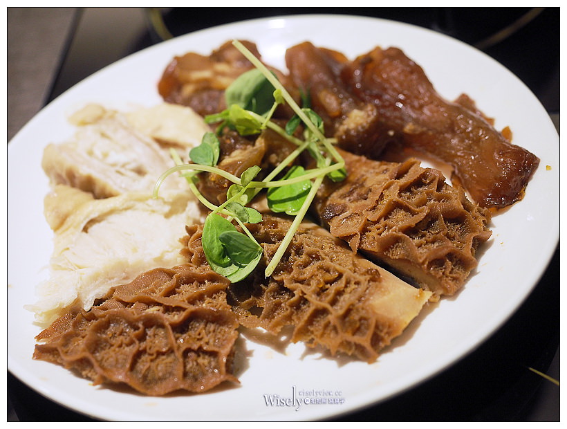 台北信義。紅九九個人鴛鴦鍋-市府店︱國父紀念館&松山文創旁，食尚玩家推薦