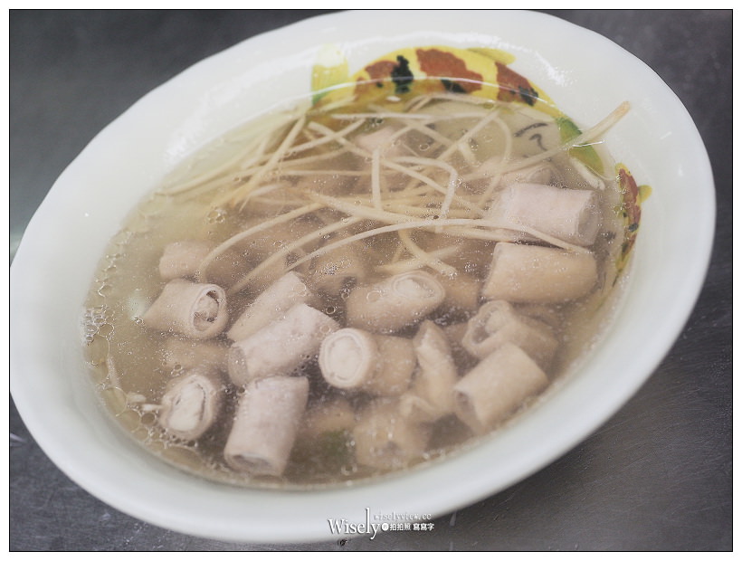 台北大同。許記意麵(許記麵攤)︱必嚐魯肉飯與豬頭皮，黑白切和豬腸湯也好吃~捷運雙連站美食