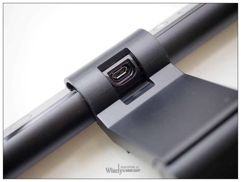 BenQ WiT ScreenBar 螢幕智能掛燈︱輕便使用光感應，提供最舒適亮度