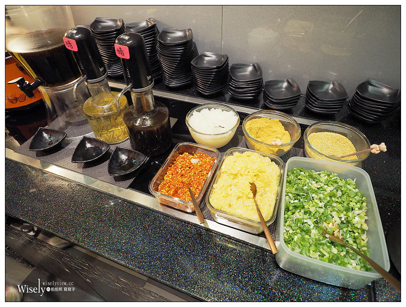 新北中和。尚井日式涮涮鍋-景平店︱更換湯底不加價，飲料甜點自助吧吃到飽