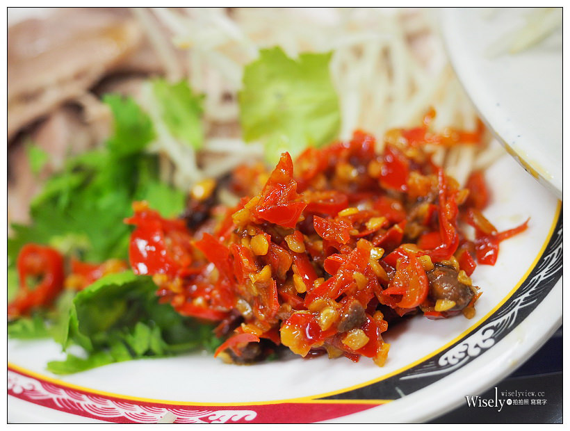 新北永和。型男鵝肉店︱福和橋旁低調的鵝肉黑白切美食，必嚐剁肉飯與鵝腸湯