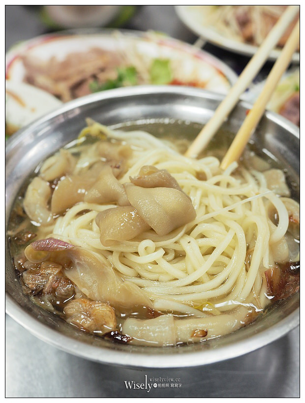 新北永和。型男鵝肉店︱福和橋旁低調的鵝肉黑白切美食，必嚐剁肉飯與鵝腸湯