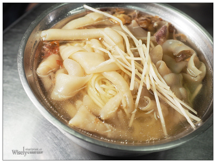 新北永和。型男鵝肉店︱福和橋旁低調的鵝肉黑白切美食，必嚐剁肉飯與鵝腸湯