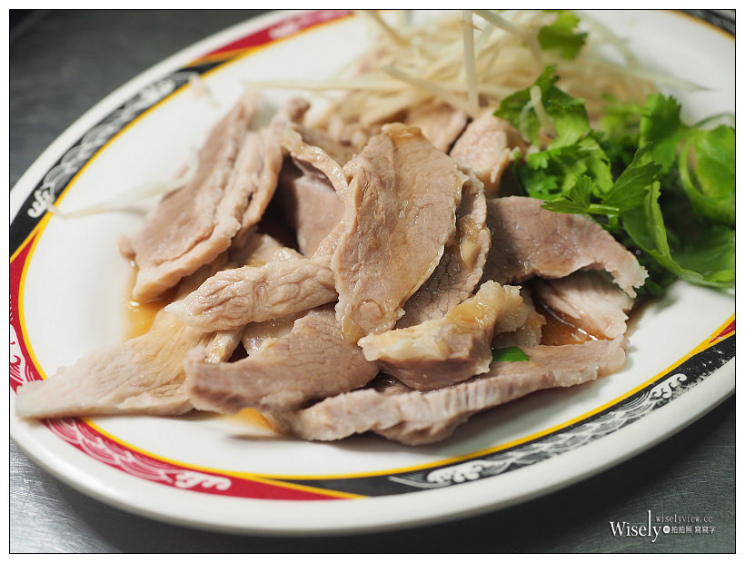 新北永和。型男鵝肉店︱福和橋旁低調的鵝肉黑白切美食，必嚐剁肉飯與鵝腸湯