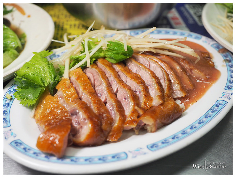 新北永和。型男鵝肉店︱福和橋旁低調的鵝肉黑白切美食，必嚐剁肉飯與鵝腸湯