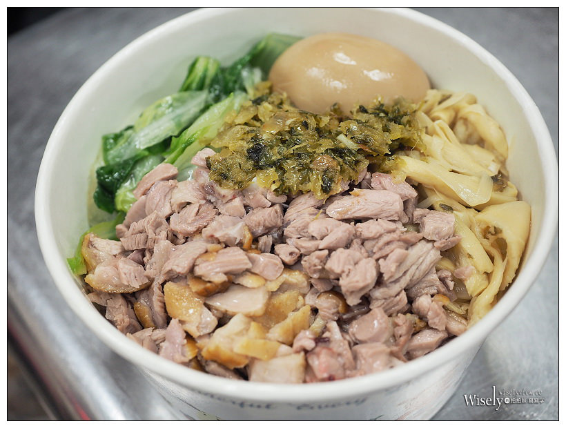 新北永和。型男鵝肉店︱福和橋旁低調的鵝肉黑白切美食，必嚐剁肉飯與鵝腸湯