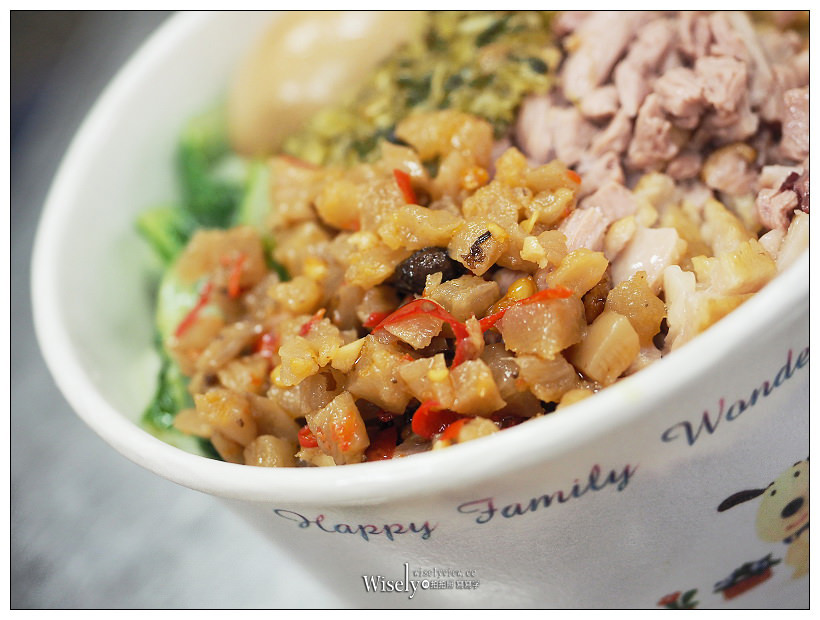 新北永和。型男鵝肉店︱福和橋旁低調的鵝肉黑白切美食，必嚐剁肉飯與鵝腸湯