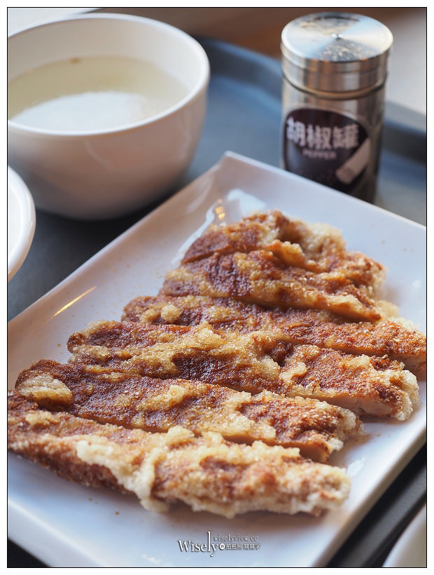 台中西屯。JMall一式排骨︱記憶中懷念的古早台灣味，厚實大塊酥炸美味