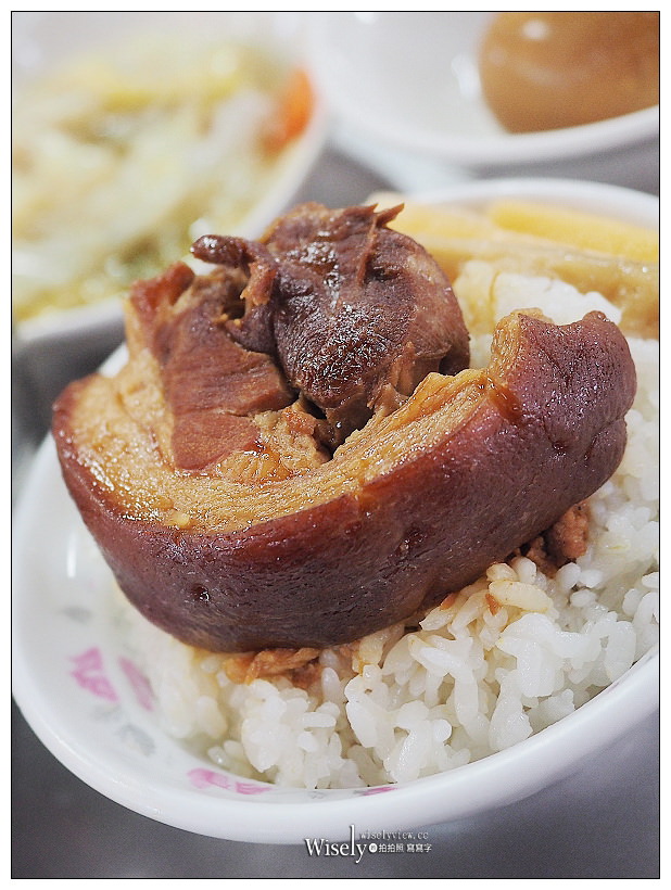 台中中區。山河魯肉飯︱大推腿庫魯肉飯&三層肉魯肉飯,台中第二市場美食 台中中區。山河魯肉飯︱大推腿庫魯肉飯&三層肉魯肉飯,台中第二市場美食