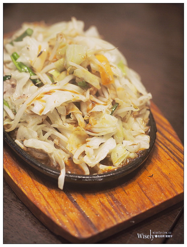 福島美食。照井圓盤餃子-JR福島東口站店︱口感酥香美味好吃，在地排隊美食名物