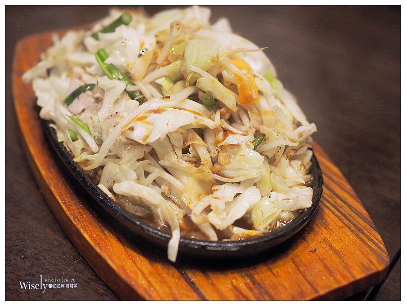 福島美食。照井圓盤餃子-JR福島東口站店︱口感酥香美味好吃，在地排隊美食名物