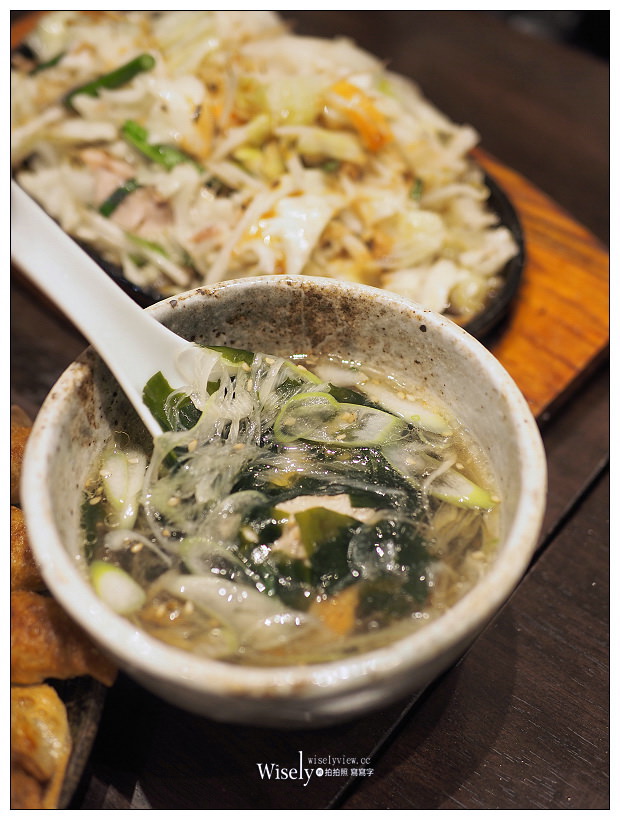 福島美食。照井圓盤餃子-JR福島東口站店︱口感酥香美味好吃，在地排隊美食名物