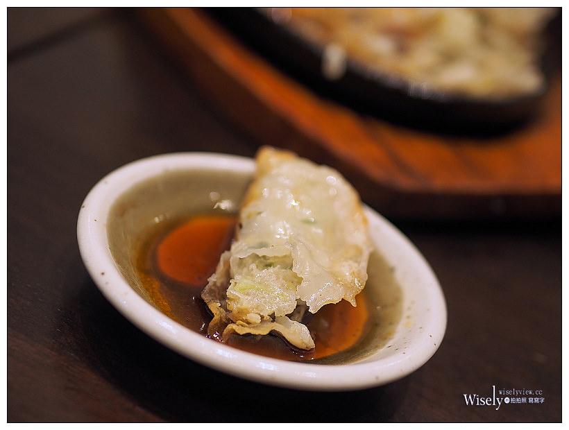 福島美食。照井圓盤餃子-JR福島東口站店︱口感酥香美味好吃，在地排隊美食名物