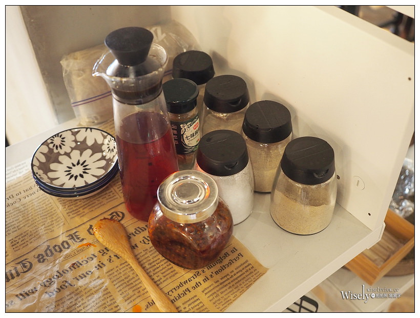 台北松山。伊宛面︱椒麻滷豬腳麵，大推！魔鬼藏在細節裡，工業風裝潢餐廳 #台味港點混搭套餐