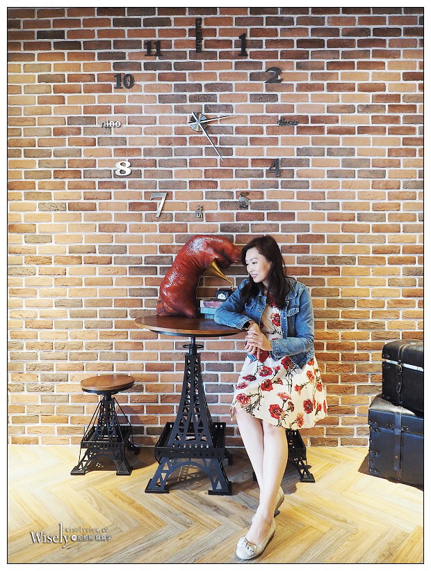 台北松山。伊宛面︱椒麻滷豬腳麵，大推！魔鬼藏在細節裡，工業風裝潢餐廳 #台味港點混搭套餐