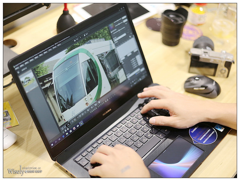 華碩。ASUS ZenBook Pro 15 UX580GE︱觸動美力高效能，旅遊攝影修圖好幫手
