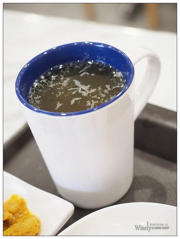 台北中正。了凡香港油雞飯、麵︱新加坡米其林一星，HOYII 和億北車站美食