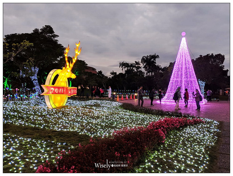 2018宜蘭耶誕奇幻世界。宜蘭縣政府中央公園︱11-16至01-01止，免費入場參觀（Google Pixel 3夜視拍攝）