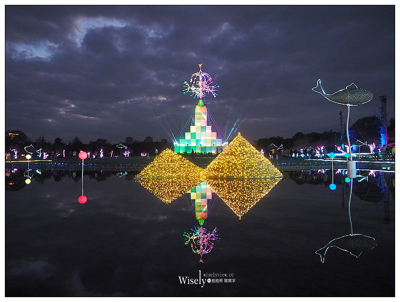 2018宜蘭耶誕奇幻世界。宜蘭縣政府中央公園︱11-16至01-01止，免費入場參觀（Google Pixel 3夜視拍攝）