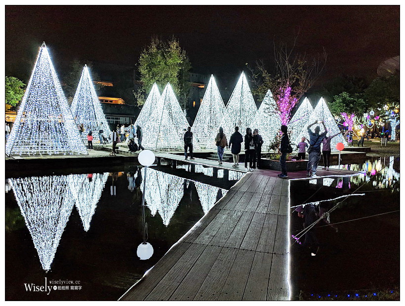 2018宜蘭耶誕奇幻世界。宜蘭縣政府中央公園︱11-16至01-01止，免費入場參觀（Google Pixel 3夜視拍攝）