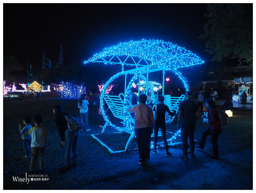 2018宜蘭耶誕奇幻世界。宜蘭縣政府中央公園︱11-16至01-01止，免費入場參觀（Google Pixel 3夜視拍攝）